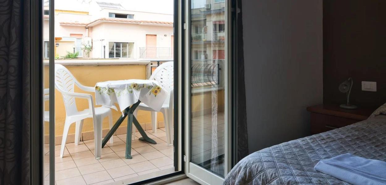 La Casa Degli Artisti 1 Hotel Nettuno Exterior foto